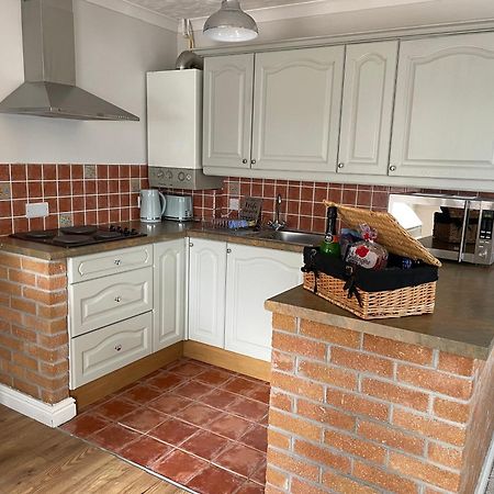 The Cwtch - A Self Contained One Bedroom Annex Pwllheli Bagian luar foto
